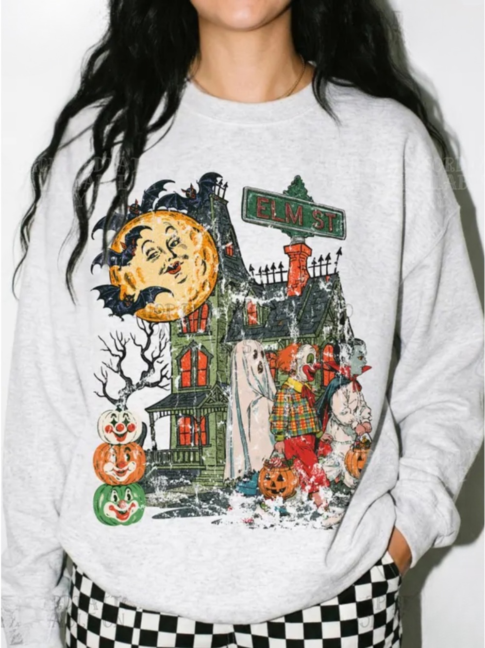 Gildan Grey Halloween Graphic Sweatshirt with Orange & Green Accents, Retro 90s
